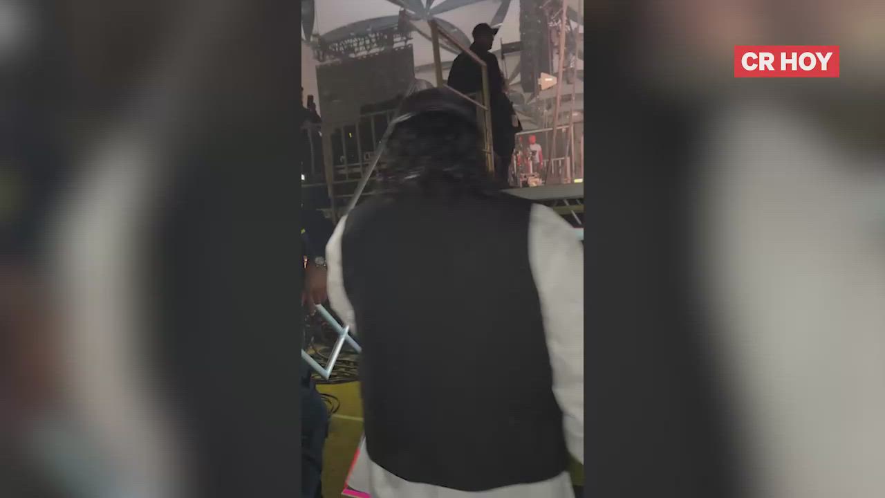Elvis Crespo puso a bailar merengue a los ticos