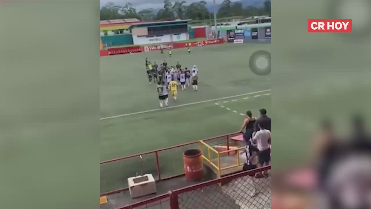 Golpes, gritos y más: así fue el zafarrancho en partido de Linafa de liga menor