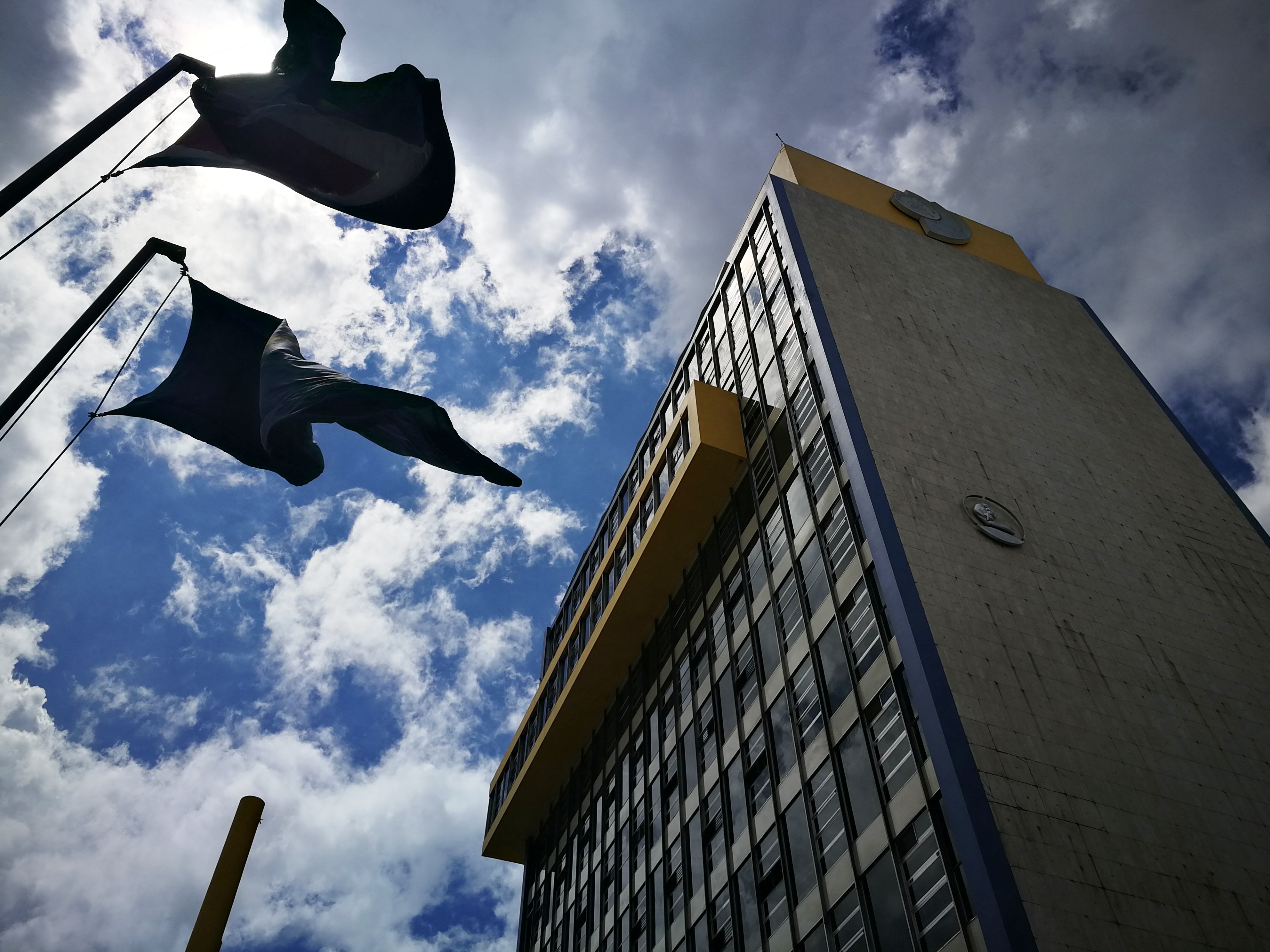 Fachada de la Caja Costarricense de Seguro Social. (Archivo | CRHoy.com)