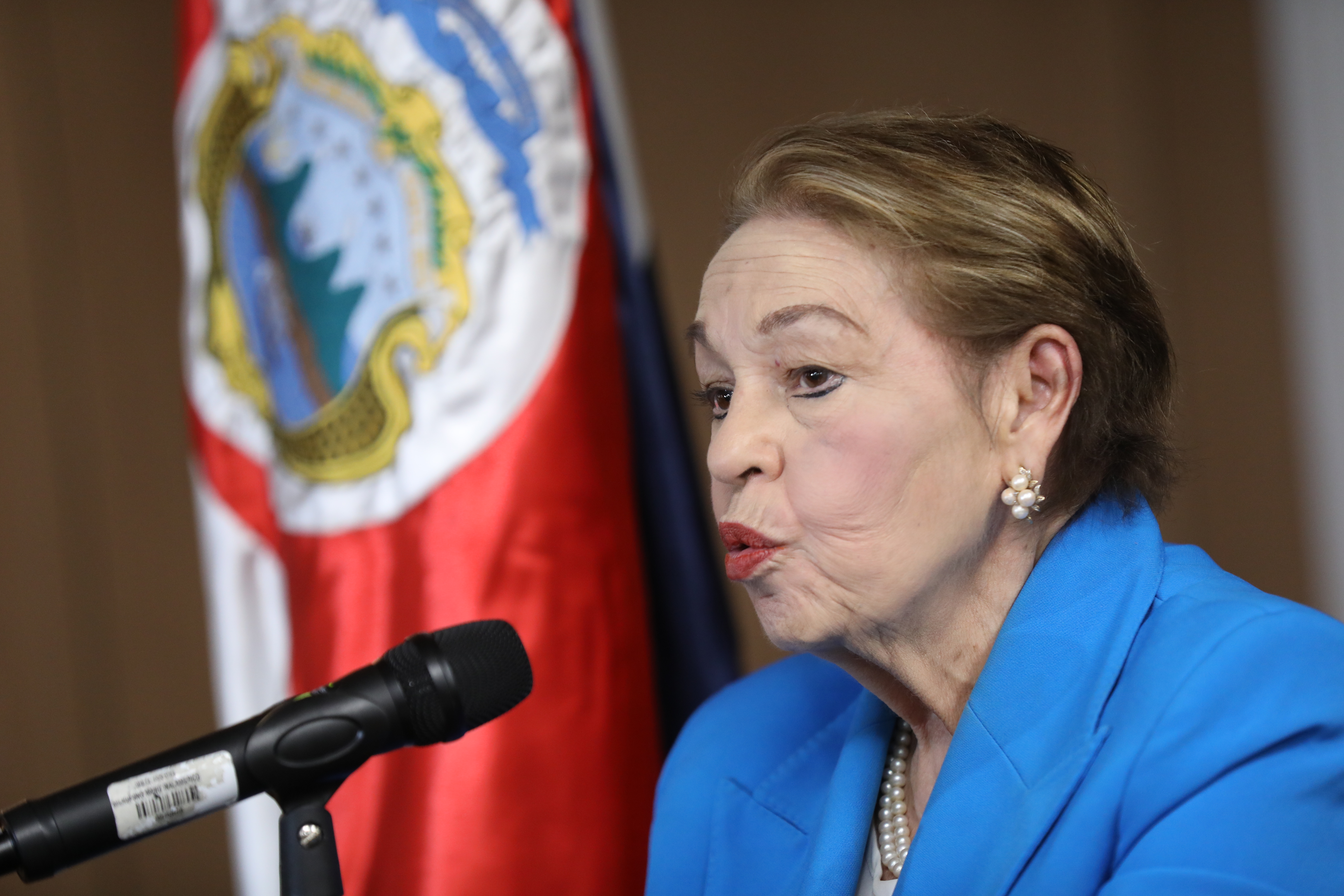 Diputada de Nueva República, Gloria Navas, en conferencia de prensa. (Maynor Solís | Asamblea Legislativa)