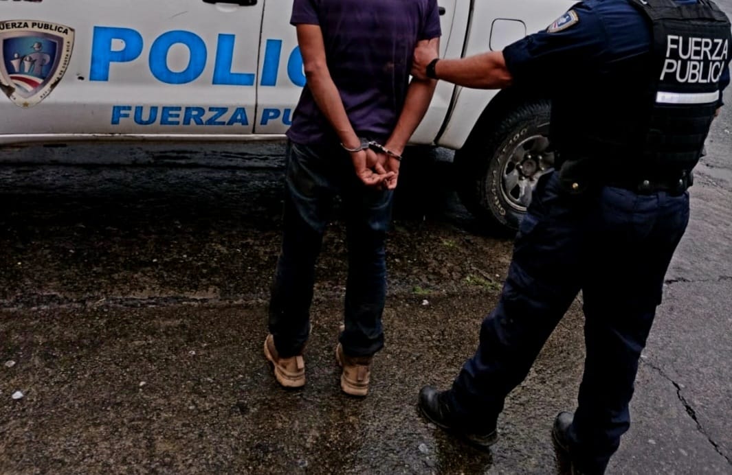 Detienen a sospechoso de herir con arma blanca a hombre en cancha de ...