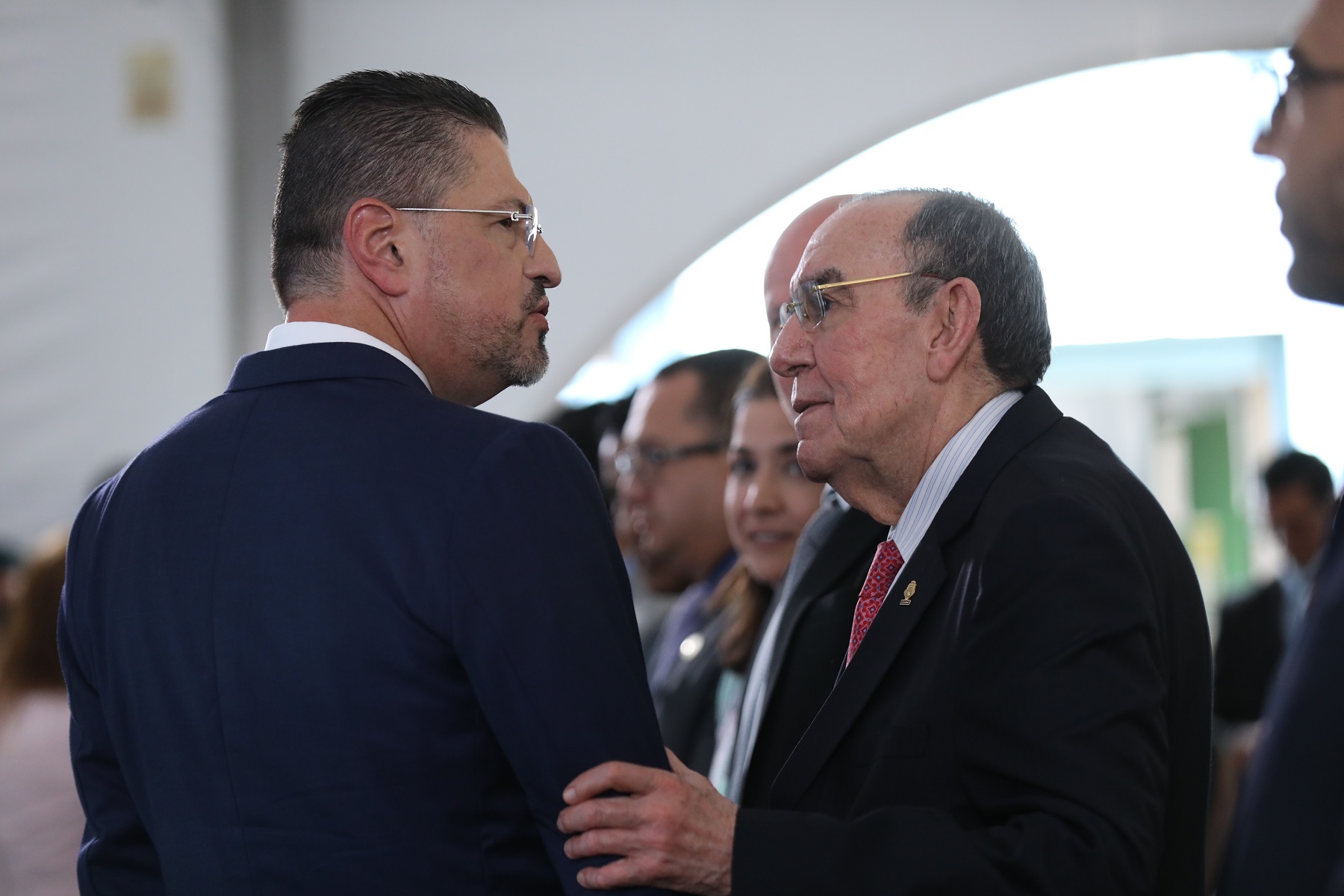 Presidente Rodrigo Chaves con el presidente del Congreso Rodrigo Arias.