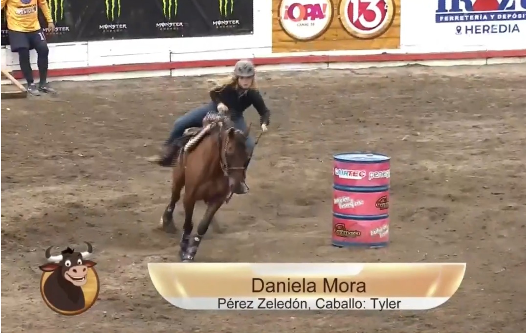 Daniela Mora y su caballo Tyler