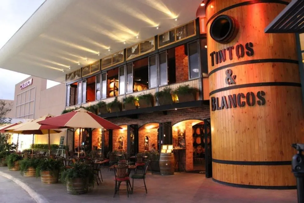 Tintos y Blancos