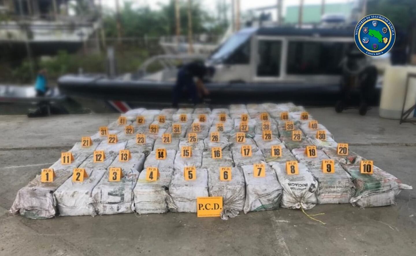 Droga decomisada en lancha en barrio Los Cangrejos, Limón