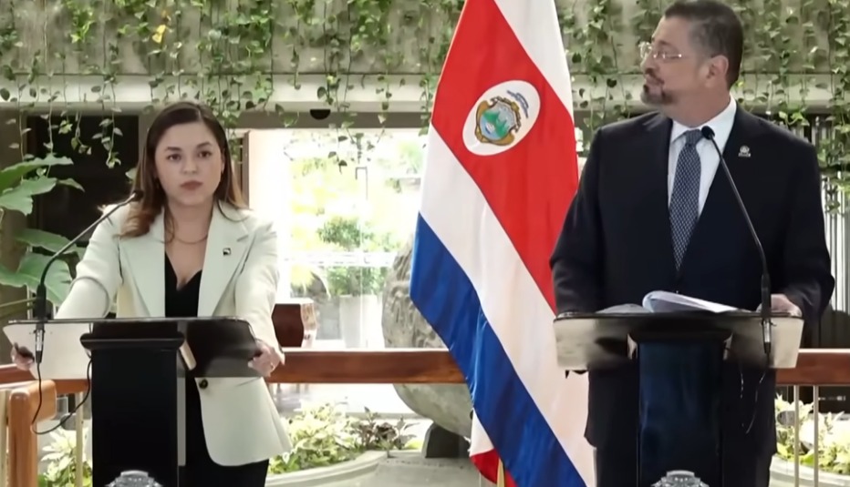 Yerlin Zúñiga y Rodrigo Chaves