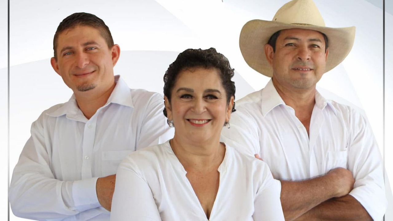 Siviany Mora, Beatriz Mora y Félix Ruiz