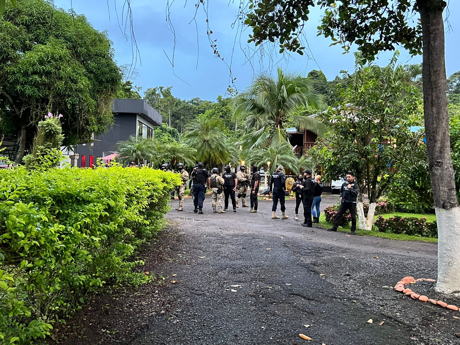 Allanamiento en propiedades de Pecho de Rata, Cahuita.