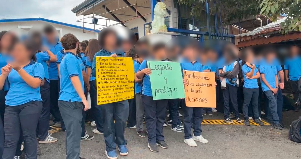 Manifestación Liceo de Atenas
