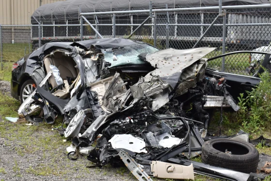 El automóvil de Shirilla tras el accidente. Oficina del Fiscal del Condado de Cuyahoga